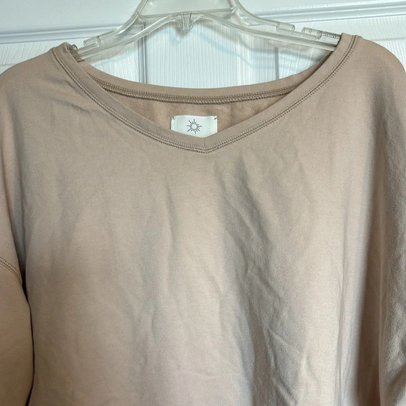 Offline by Aerie women’s cream color crop sweatshirt size large - Picture 2 of 9